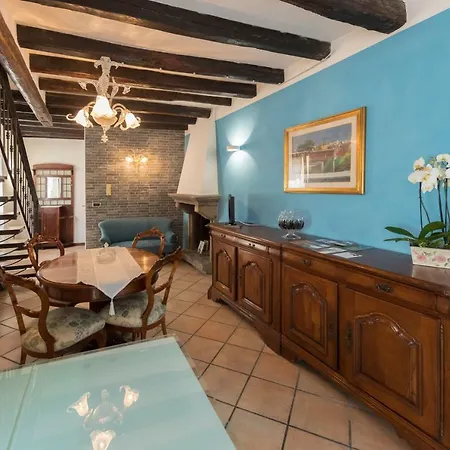 Domus Del Teatro Apartment