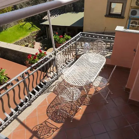 Domus Del Teatro Apartment *