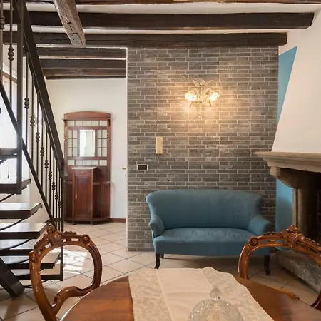 Domus Del Teatro Apartment